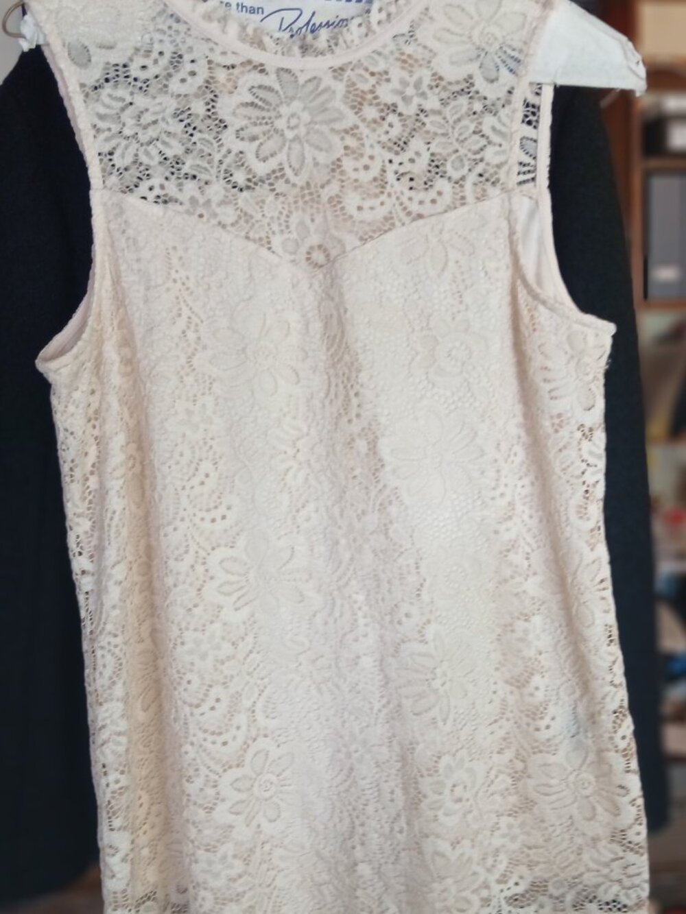 Apt. 9 Cream Lace Sleeveless Blouse Size Small